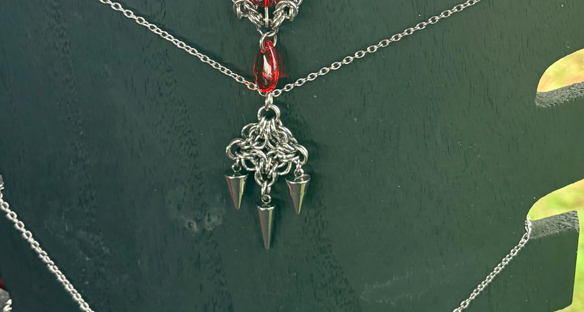Amaris Pendant Necklace