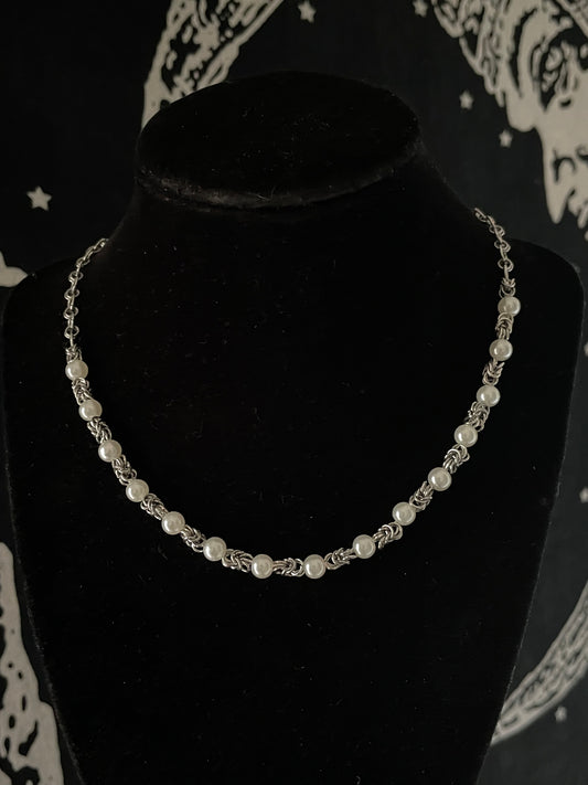 Evanthe Chainmail Necklace