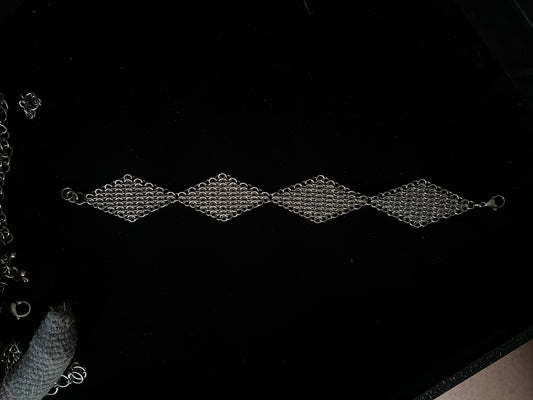 Harlequin Diamond Chainmail Bracelet